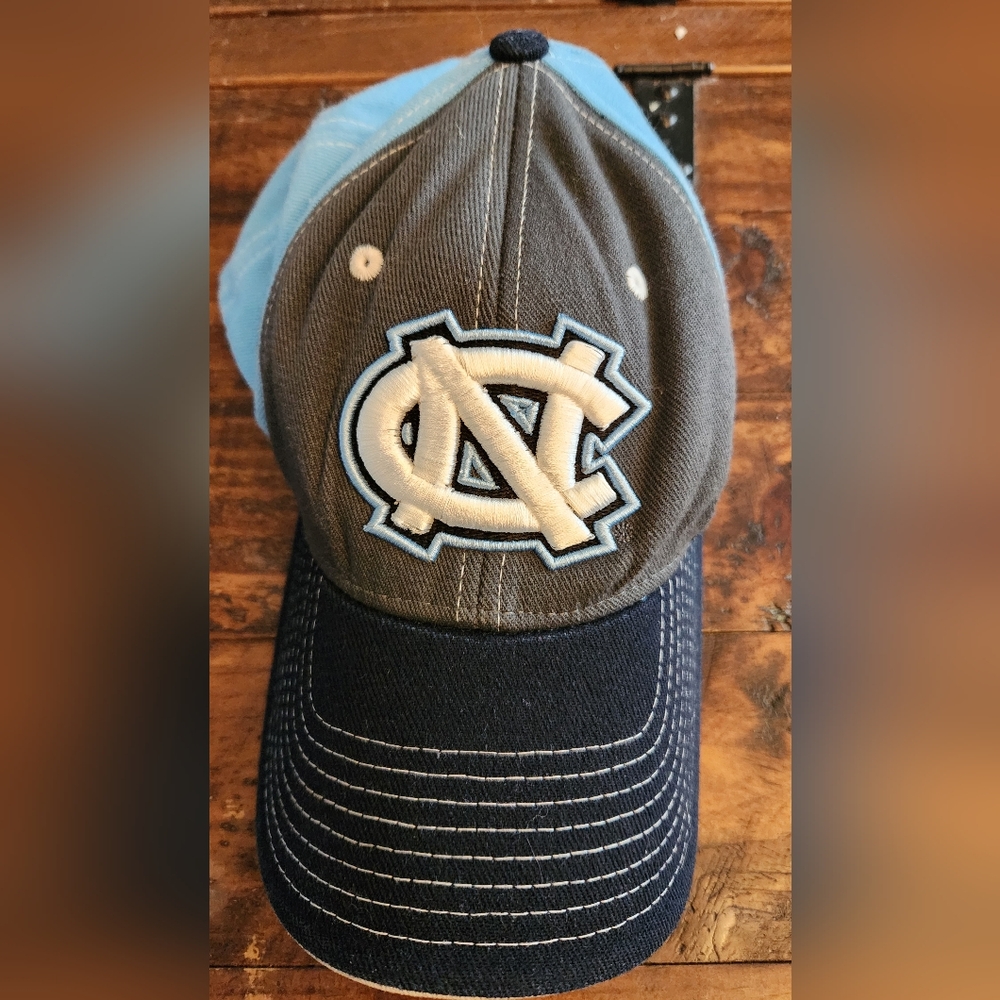 University of North Carolina Tar Heels, ball cap, Size M/L, elastic, pre-owned